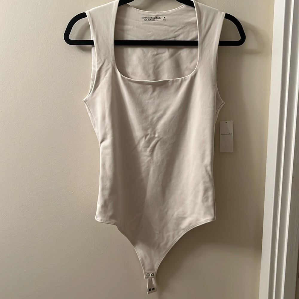 NWT Abercrombie square neck bodysuit size M